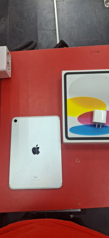 Планшет Apple iPad (10-го поколения) (2022)