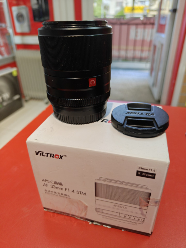 Объектив  Viltrox AF 33mm F1.4 STM